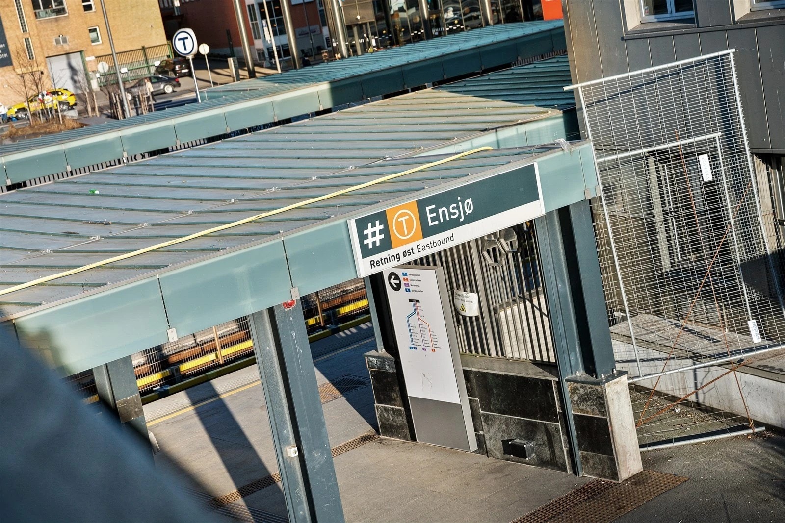 Få minutter gange til Ensjø T-bane med fire forskjellige linjer Galleribilde