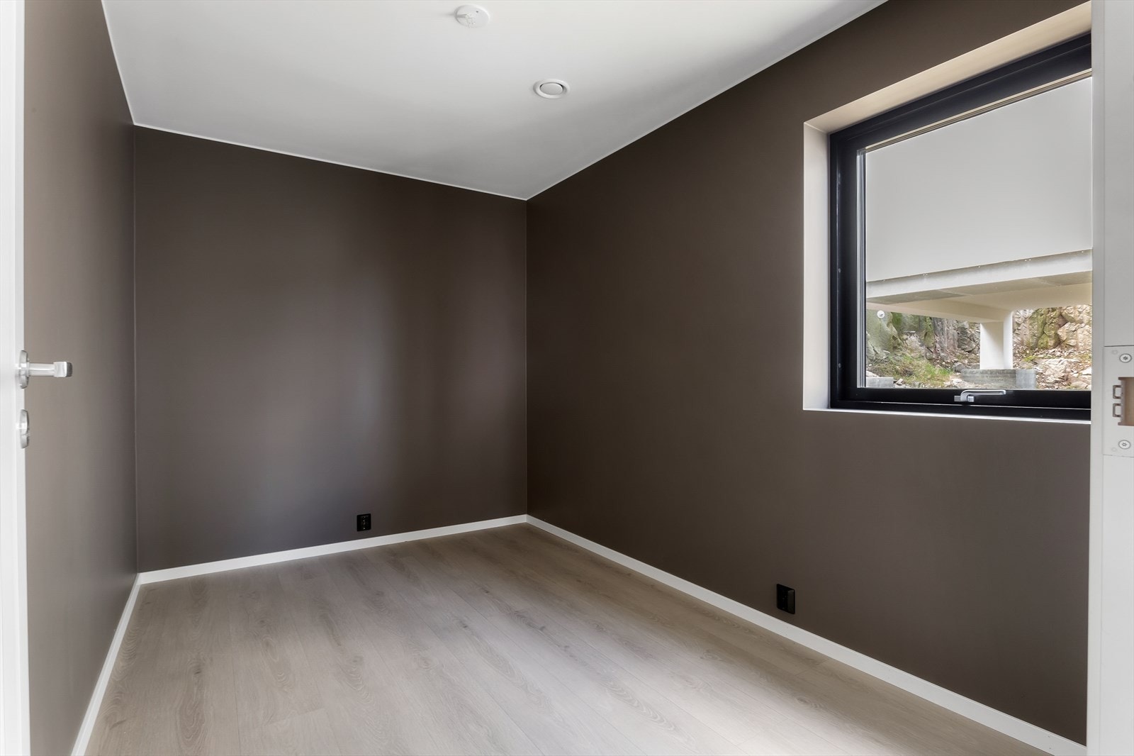 Soverom i 1. etasje med en lun og fin farge. Galleribilde