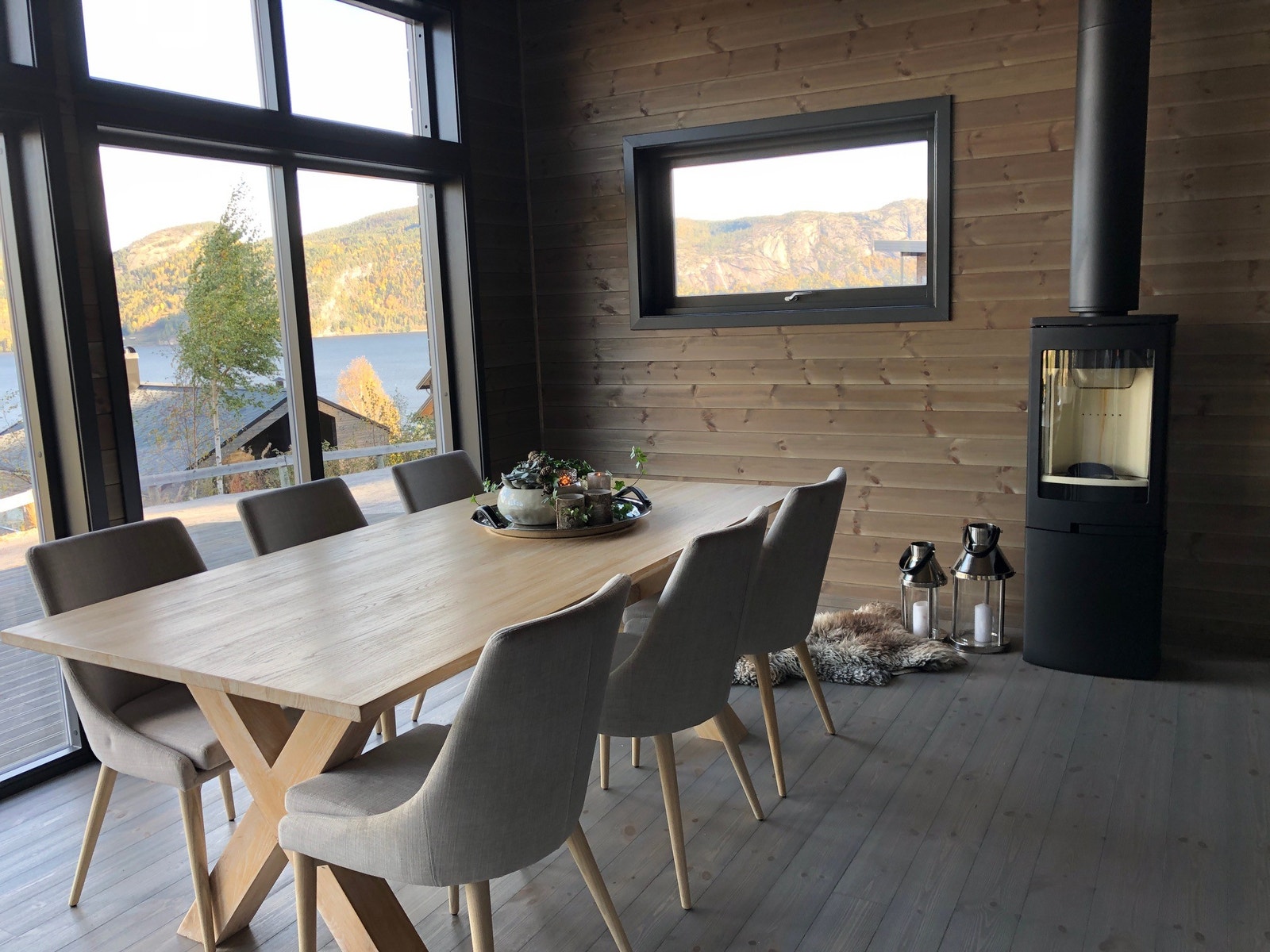 Kjøkken m peisovn Galleribilde