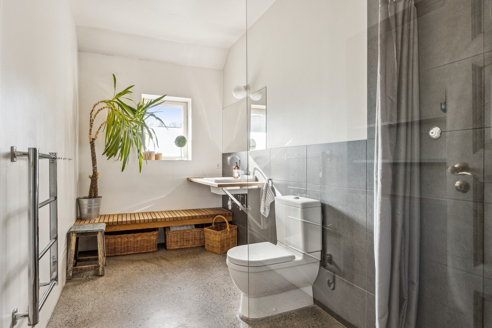 Bad overetasje Galleribilde