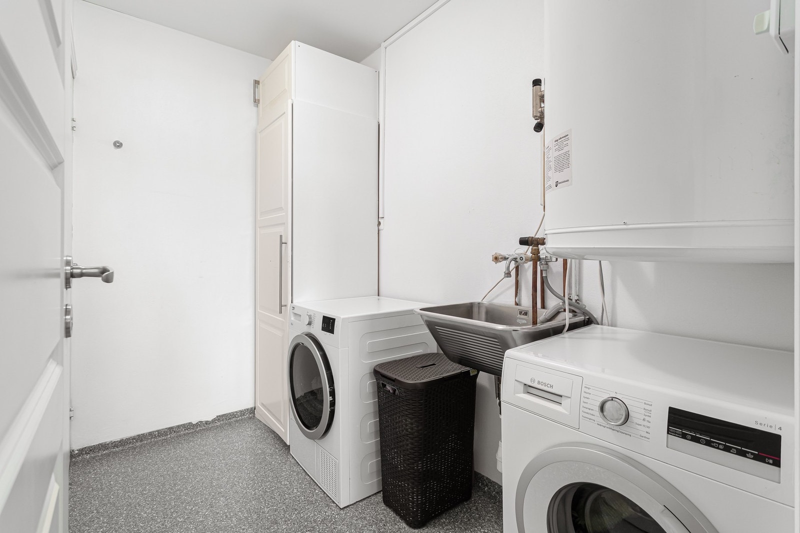 Separat vaskerom av god størrelse. Galleribilde