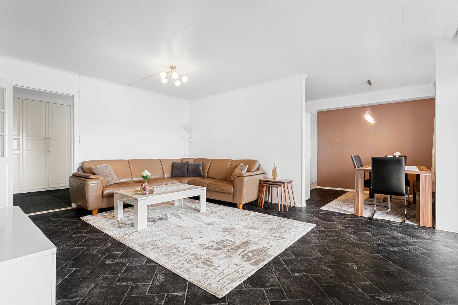 En pen 4-roms leilighet på populære Kolstadflata. Galleribilde