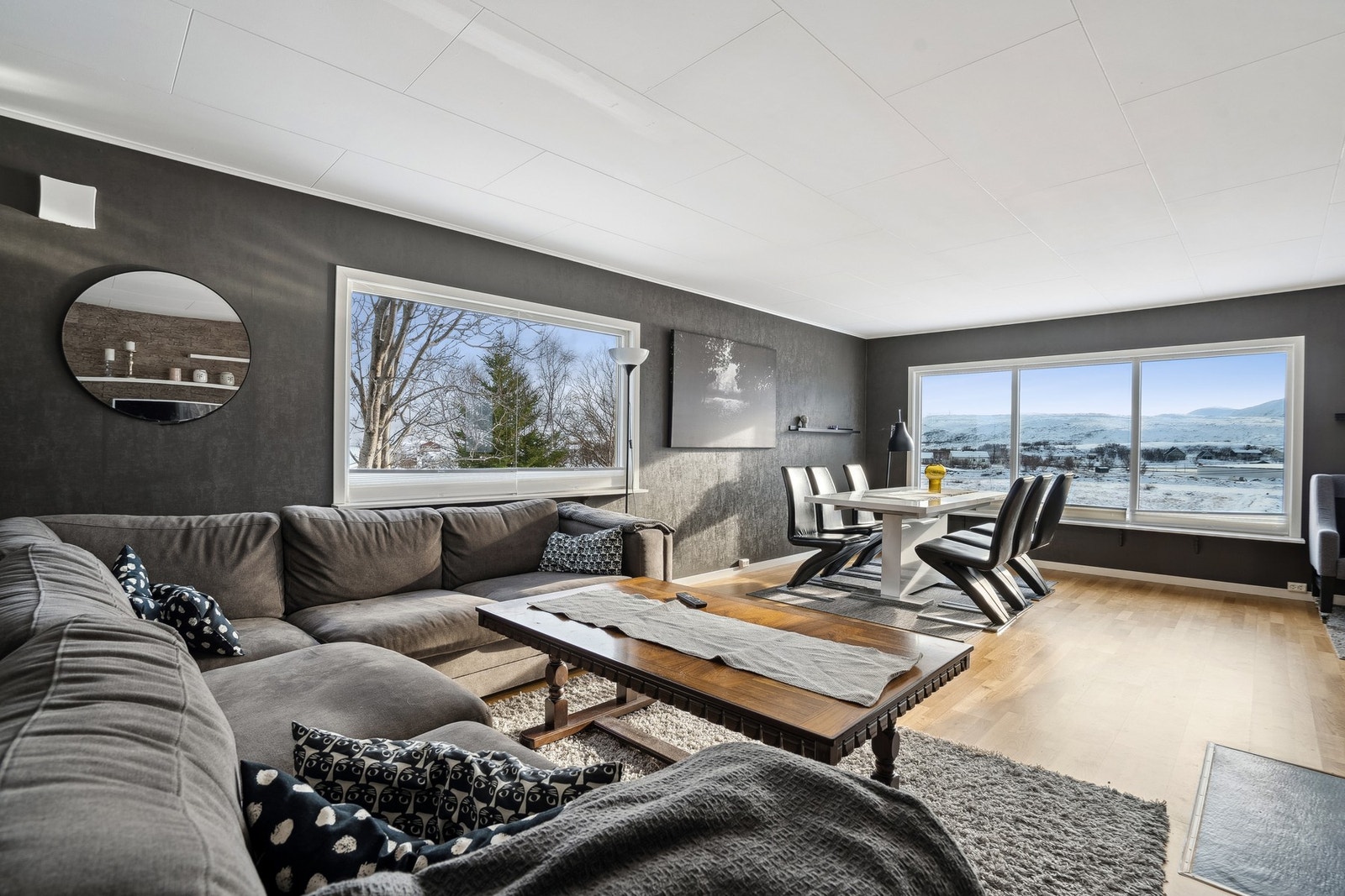 Nydelig utsikts- og solforhold fra stue Galleribilde