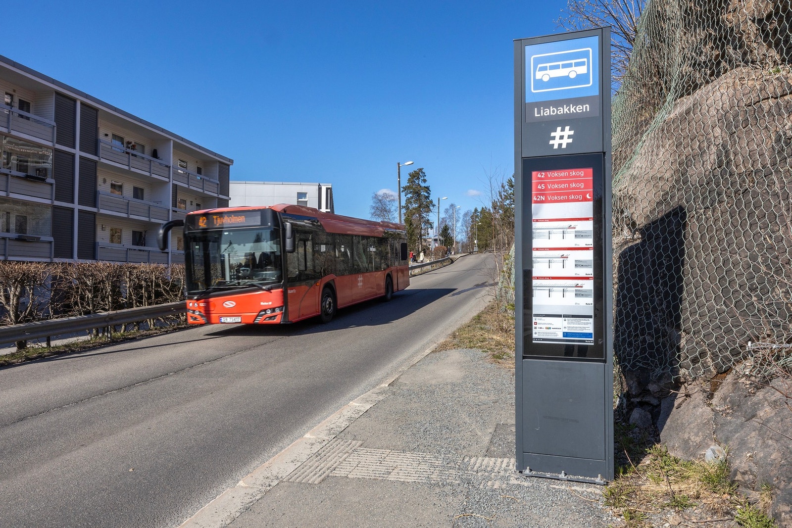 Liabakken bussholdeplass. Galleribilde