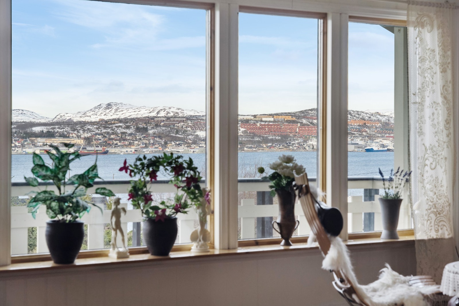 Utsikt fra stue. Galleribilde
