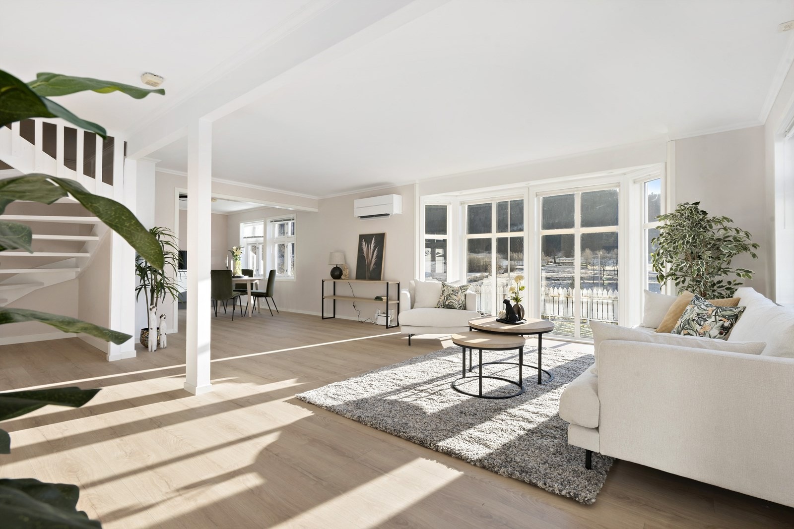 Einebustad i svært populært og solrikt bustadområde Galleribilde