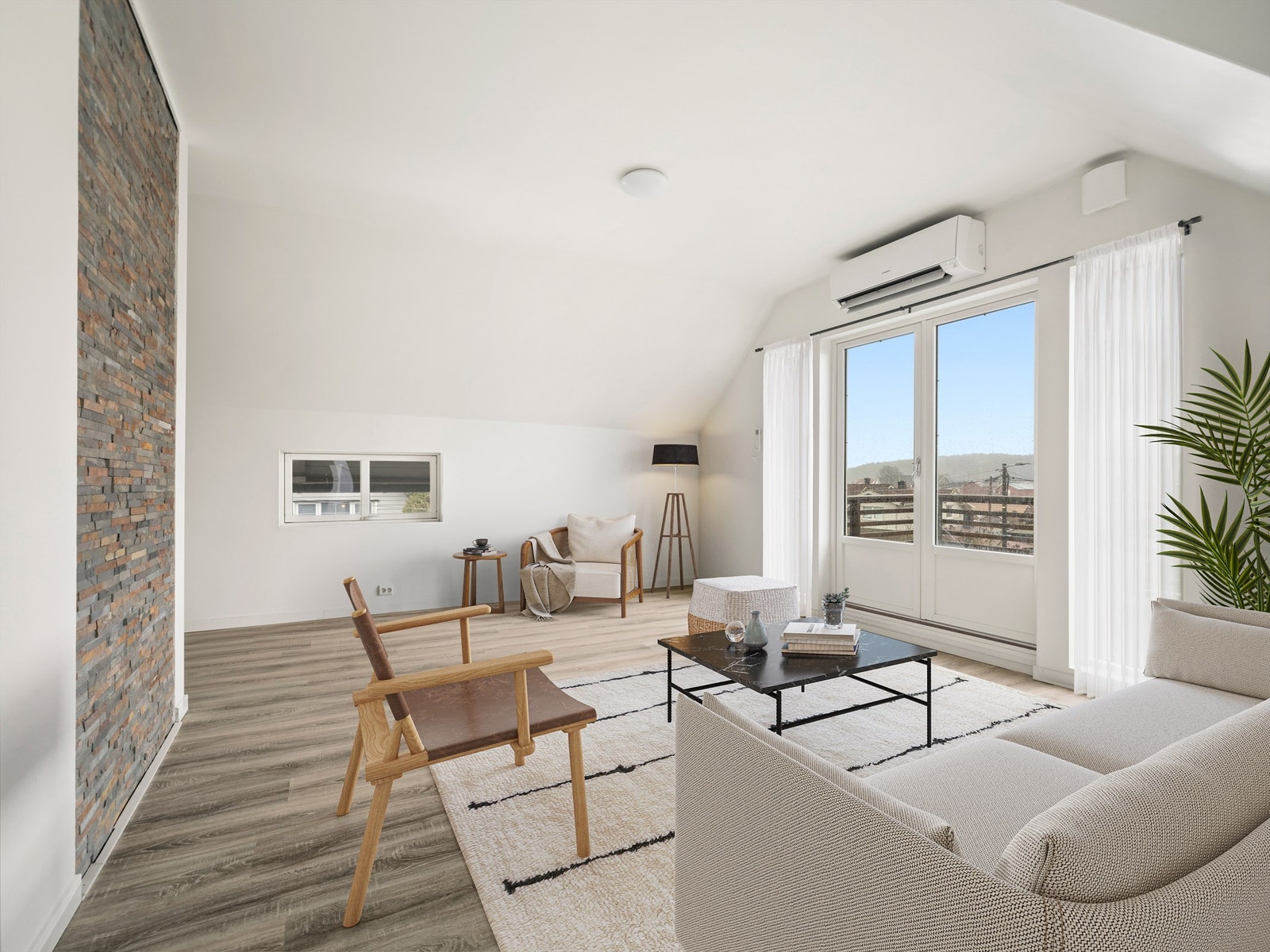 Ny luft-luft varmepumpe ble installert i alle boenheter i 2018. Bildet er digitalt møblert. Galleribilde