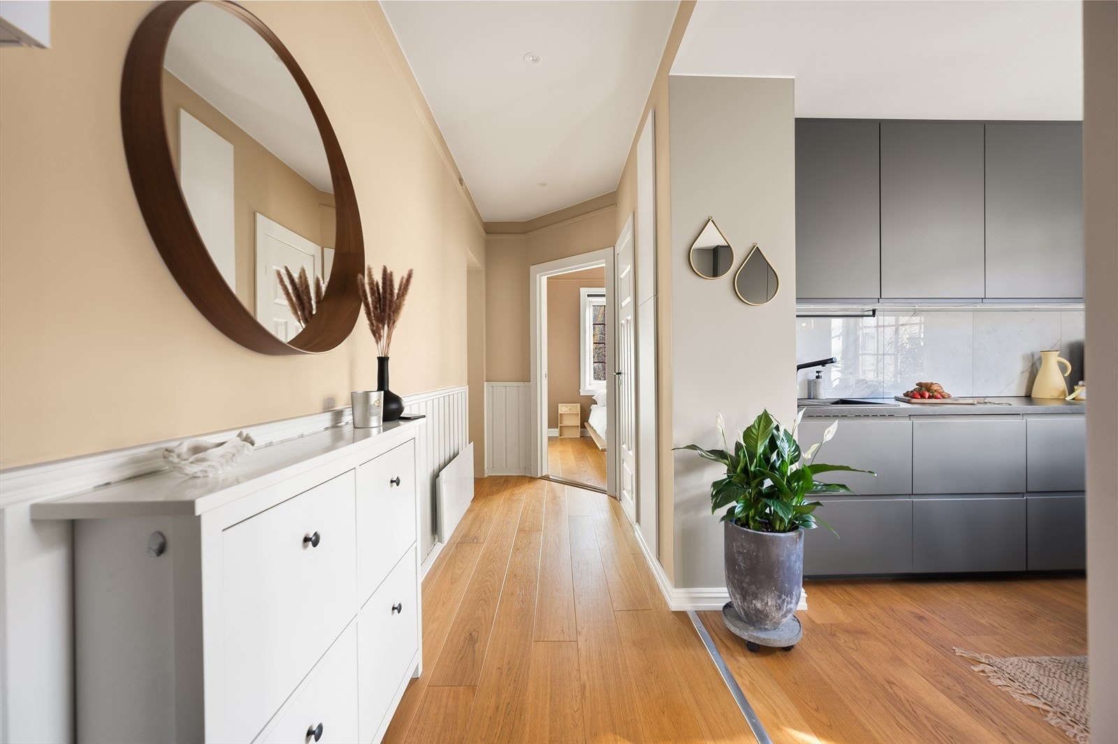 Gangen har en sentral plassering og sikrer god flyt i boligen. Galleribilde