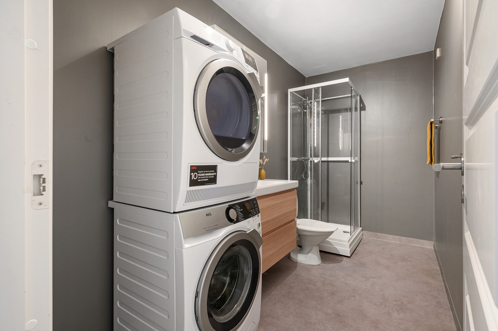 - Badet har fått nytt gulvbelegg i 2025 - Galleribilde