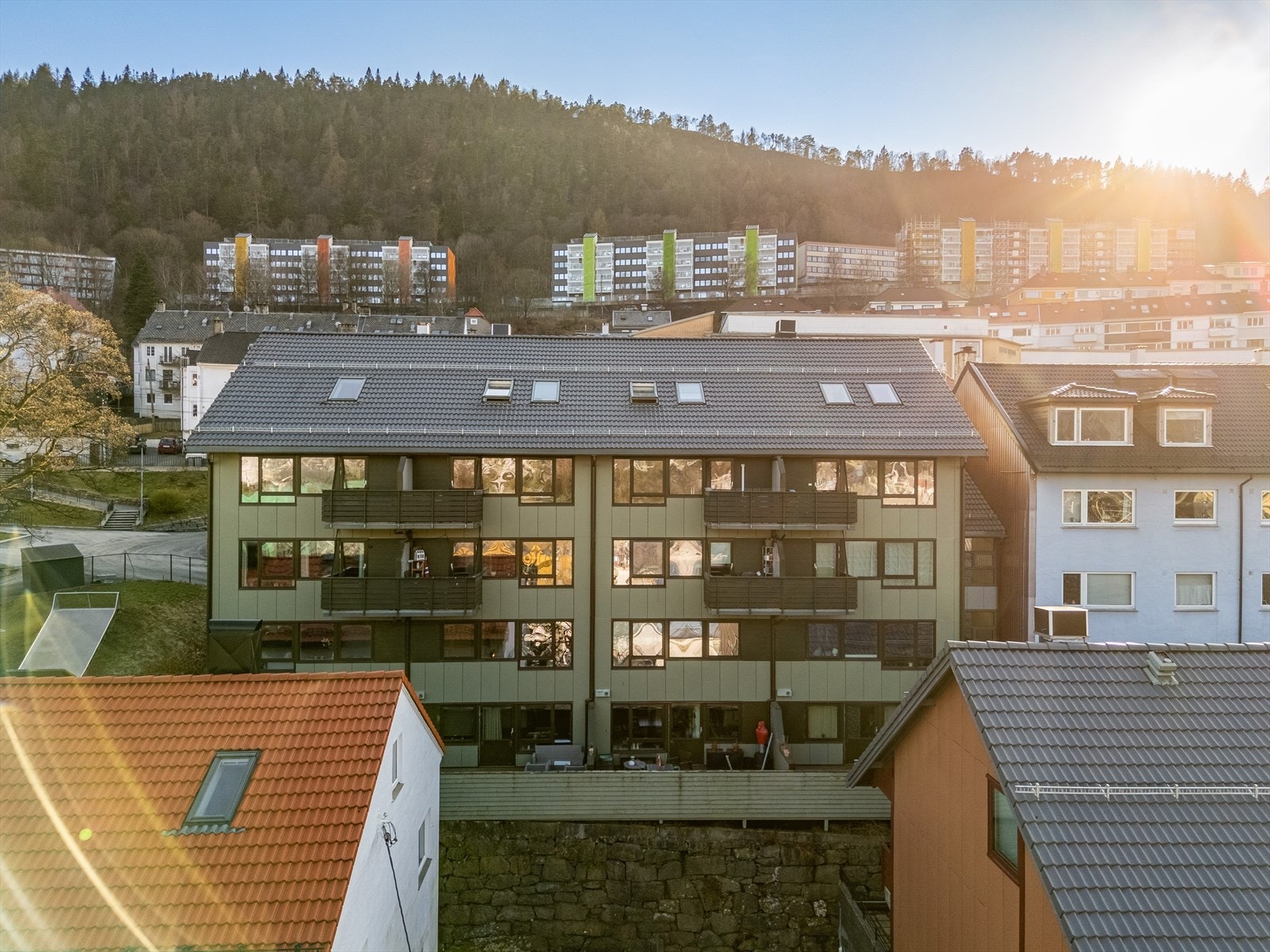 - Nye vinduer, balkongdør, taktekking og fasadeoppgradering i 2019 - Galleribilde