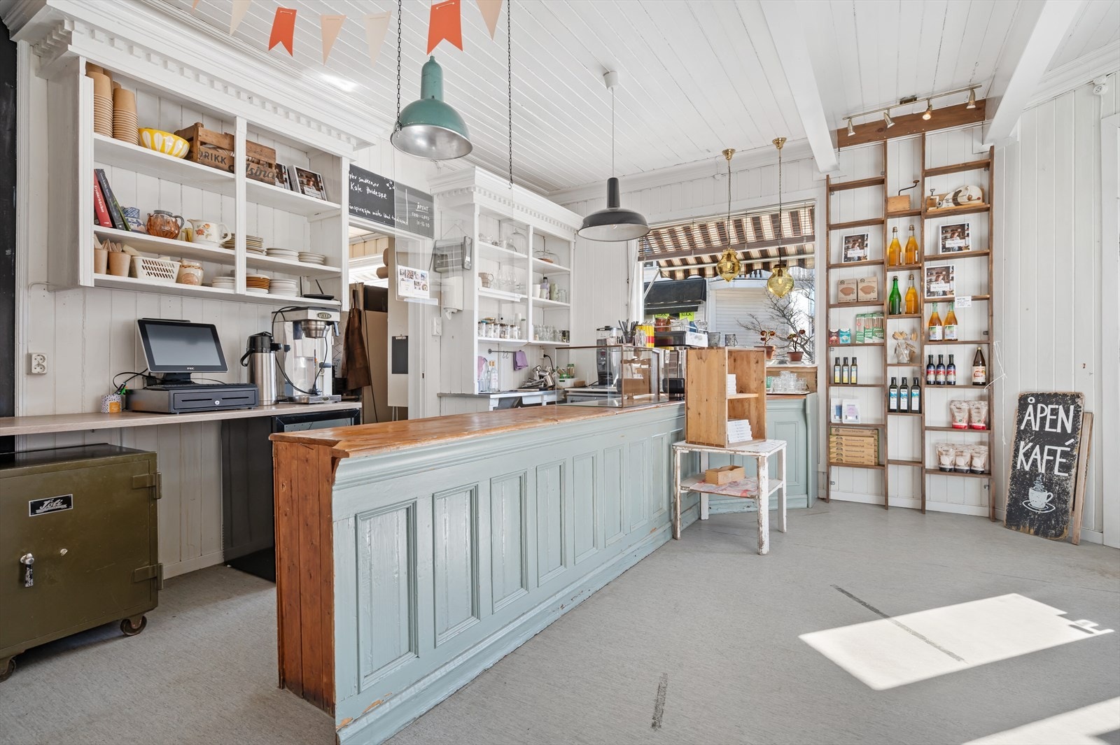 Kafè i 1. etasje Galleribilde