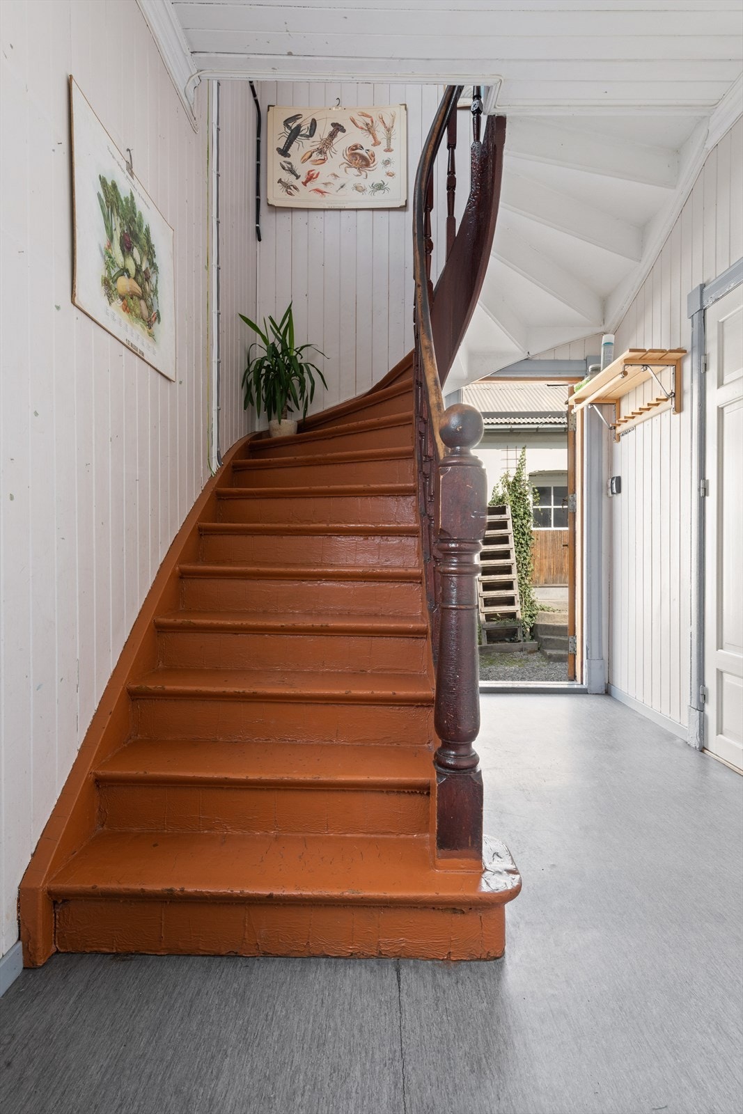 Original trapp opp til leiligheten i andre etasje. Galleribilde