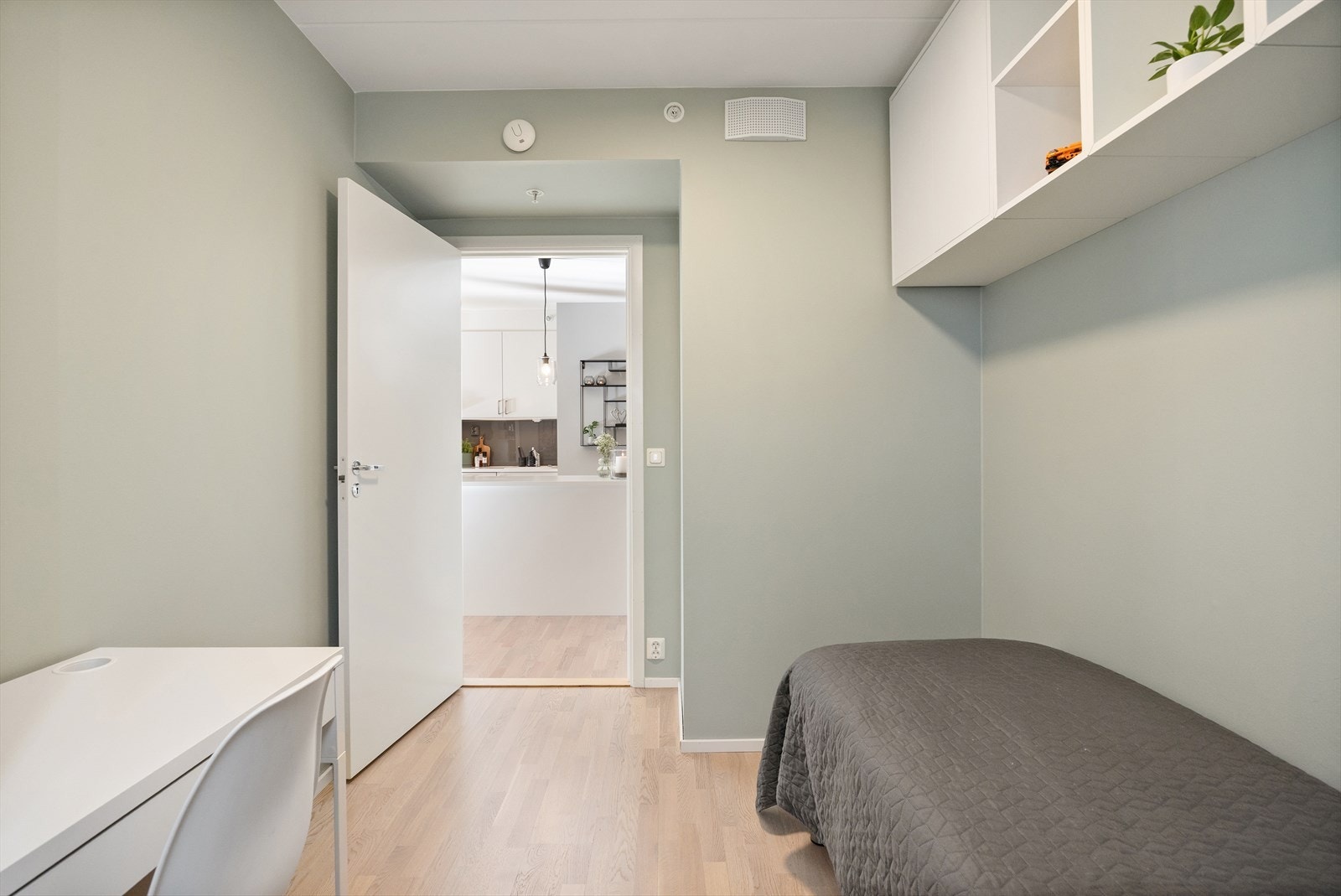 Soverom 2 og 3 er utstyrt med måltilpassede, lystette gardiner fra Princess i stoffet roll-up . Galleribilde