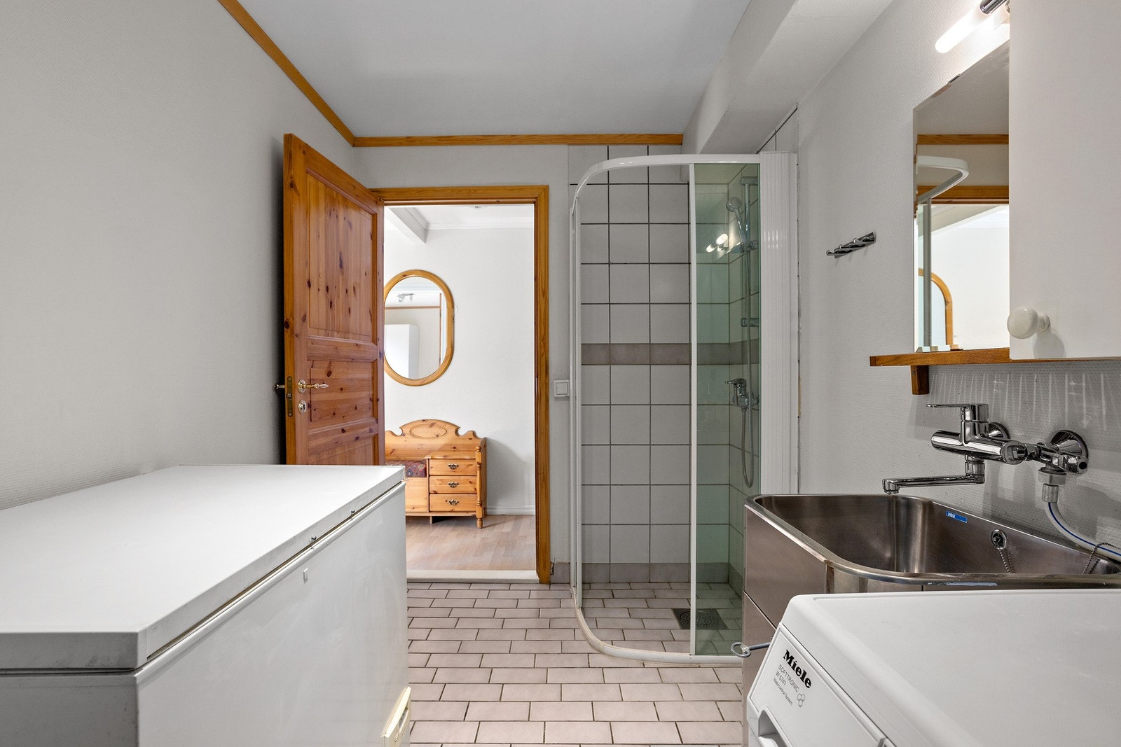 Boligen disponerer totalt 3 bad. Galleribilde