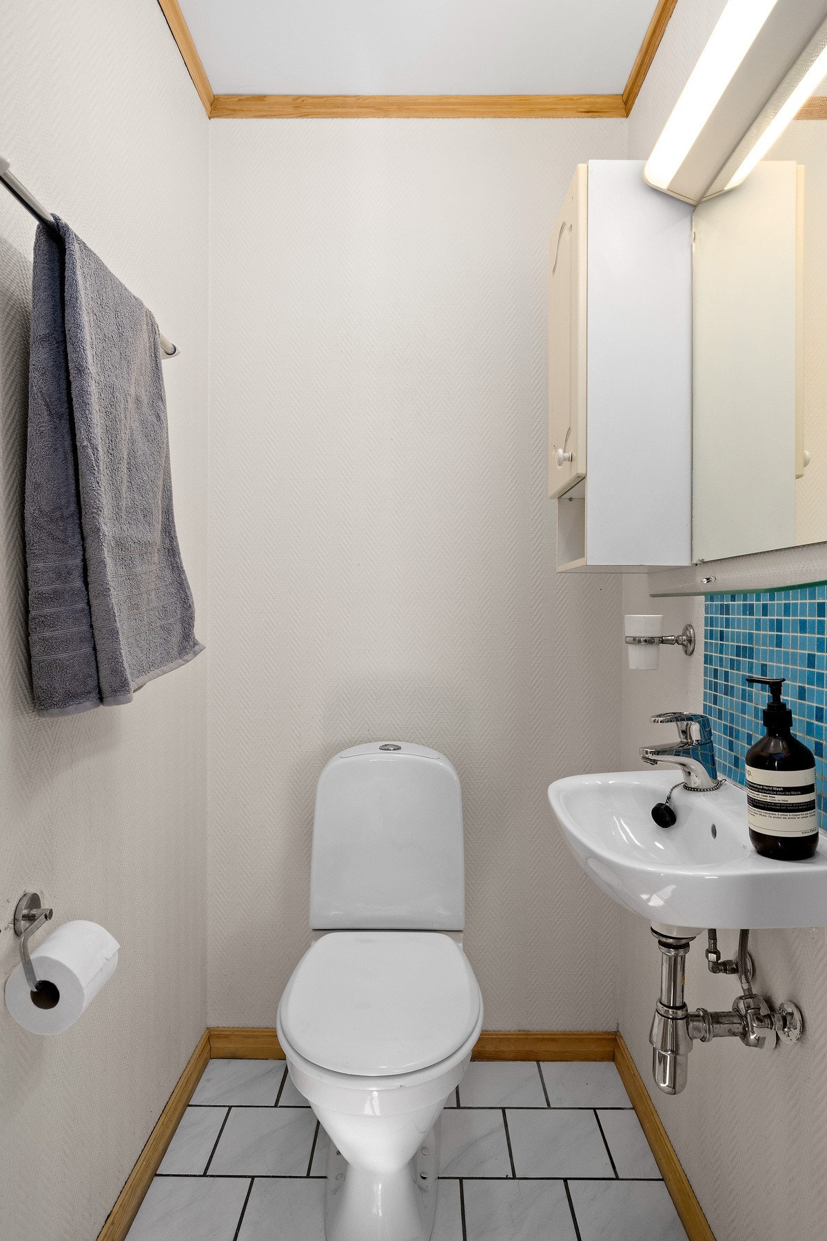 Boligen disponerer en praktisk toalettrom. Galleribilde