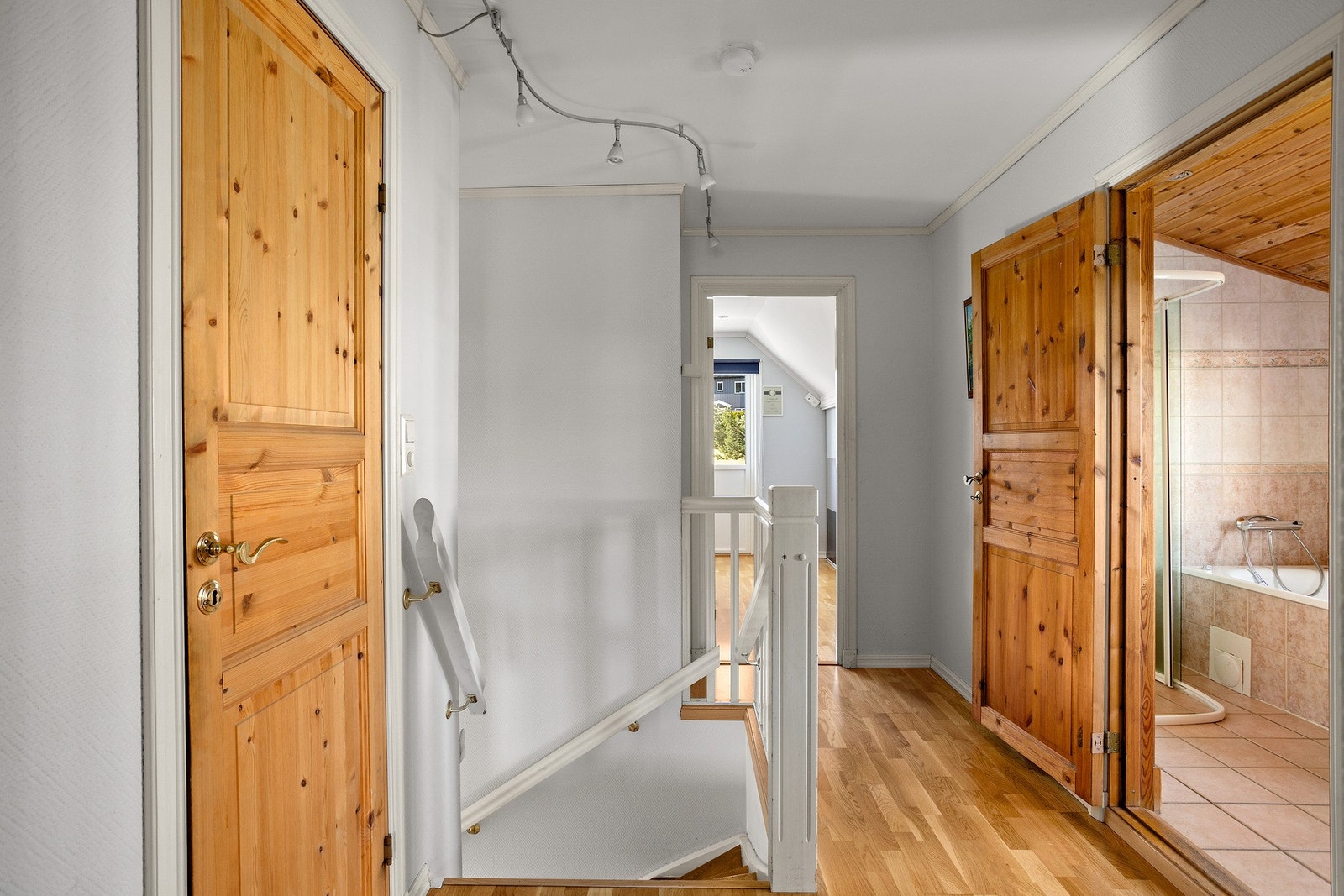 Videre opp til andre etasje. Galleribilde