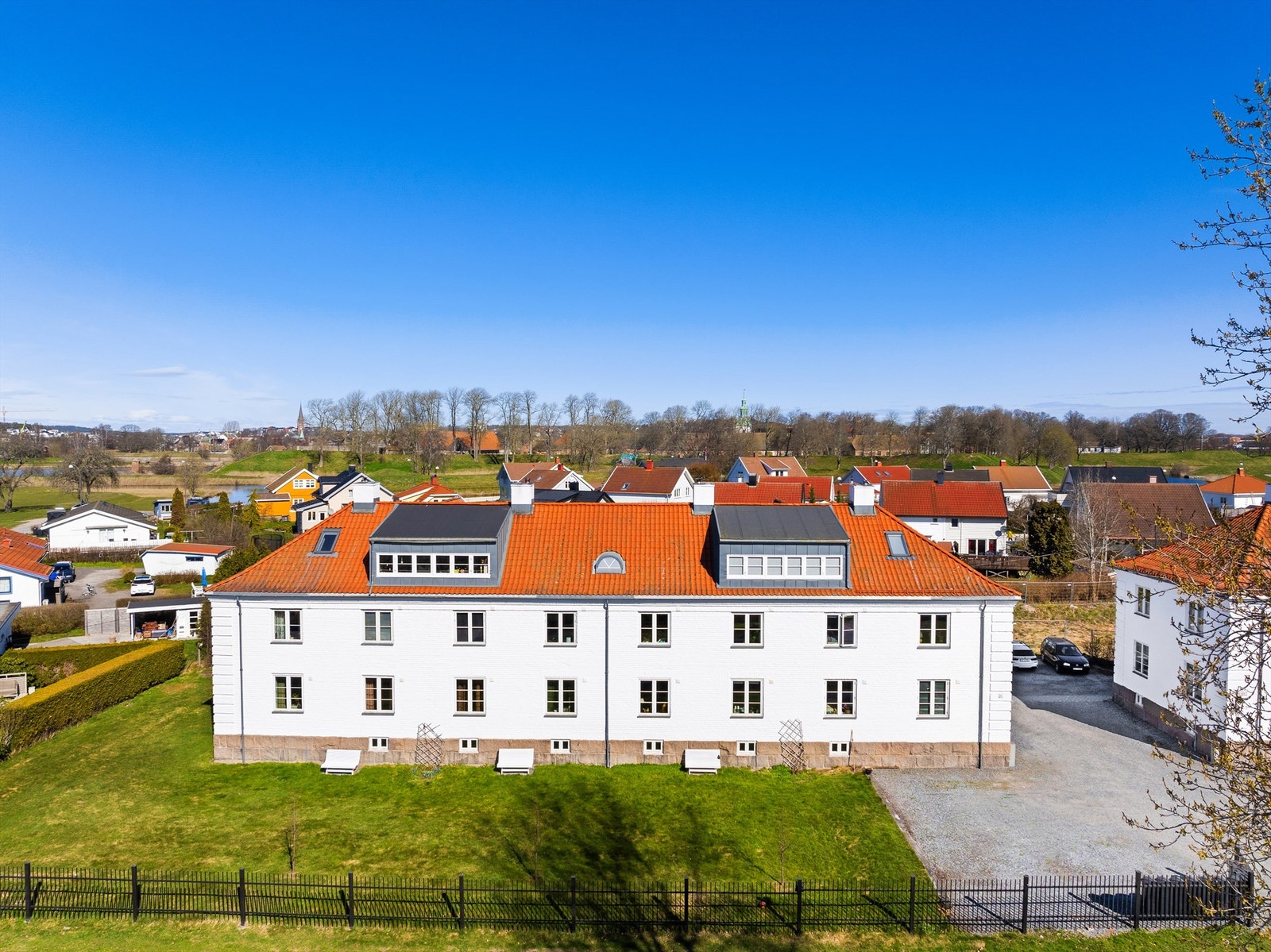 Idylliske Gamlebyen er få minutters gange fra leiligheten. Galleribilde