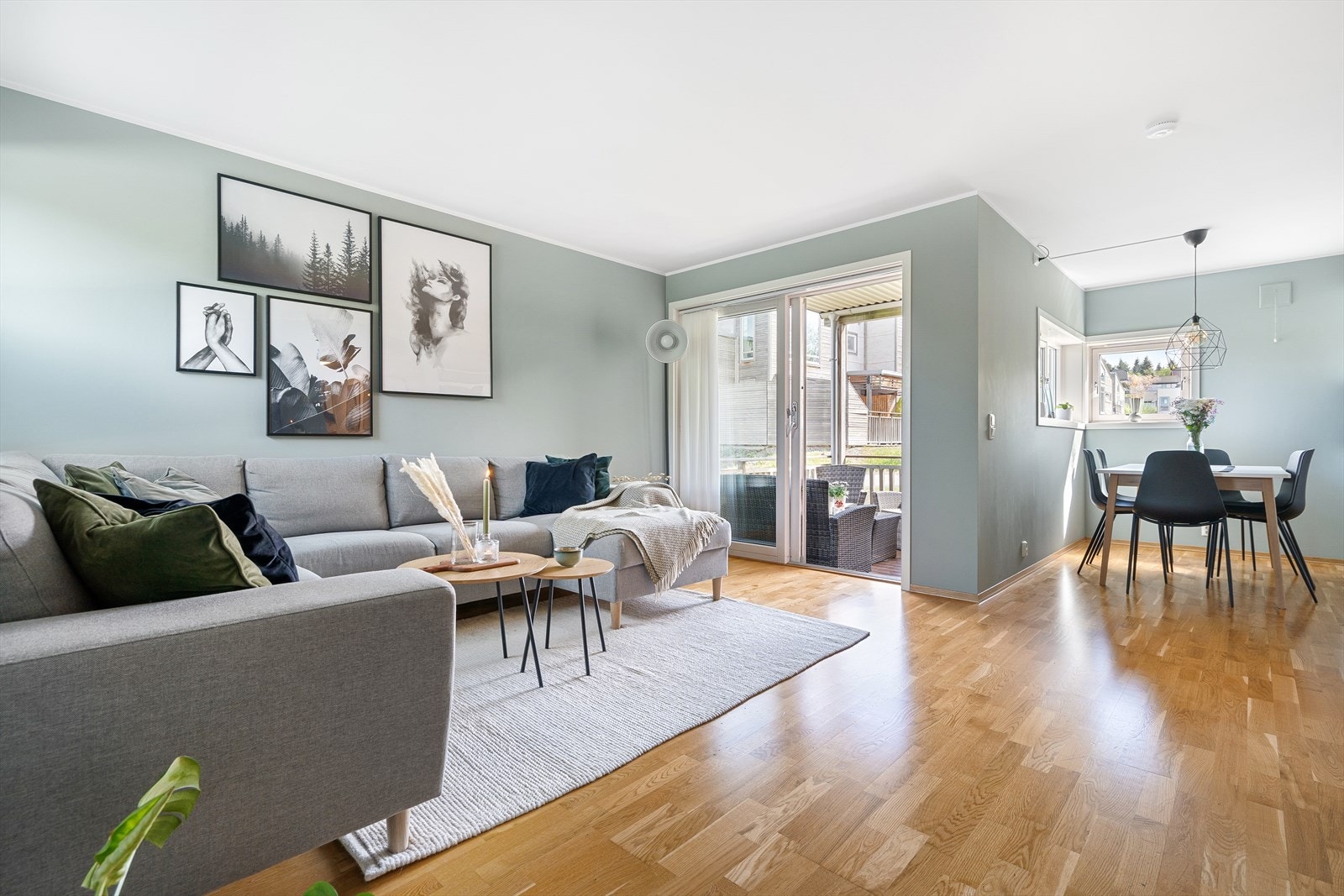 Innholdsrik og romslig planløsning Galleribilde