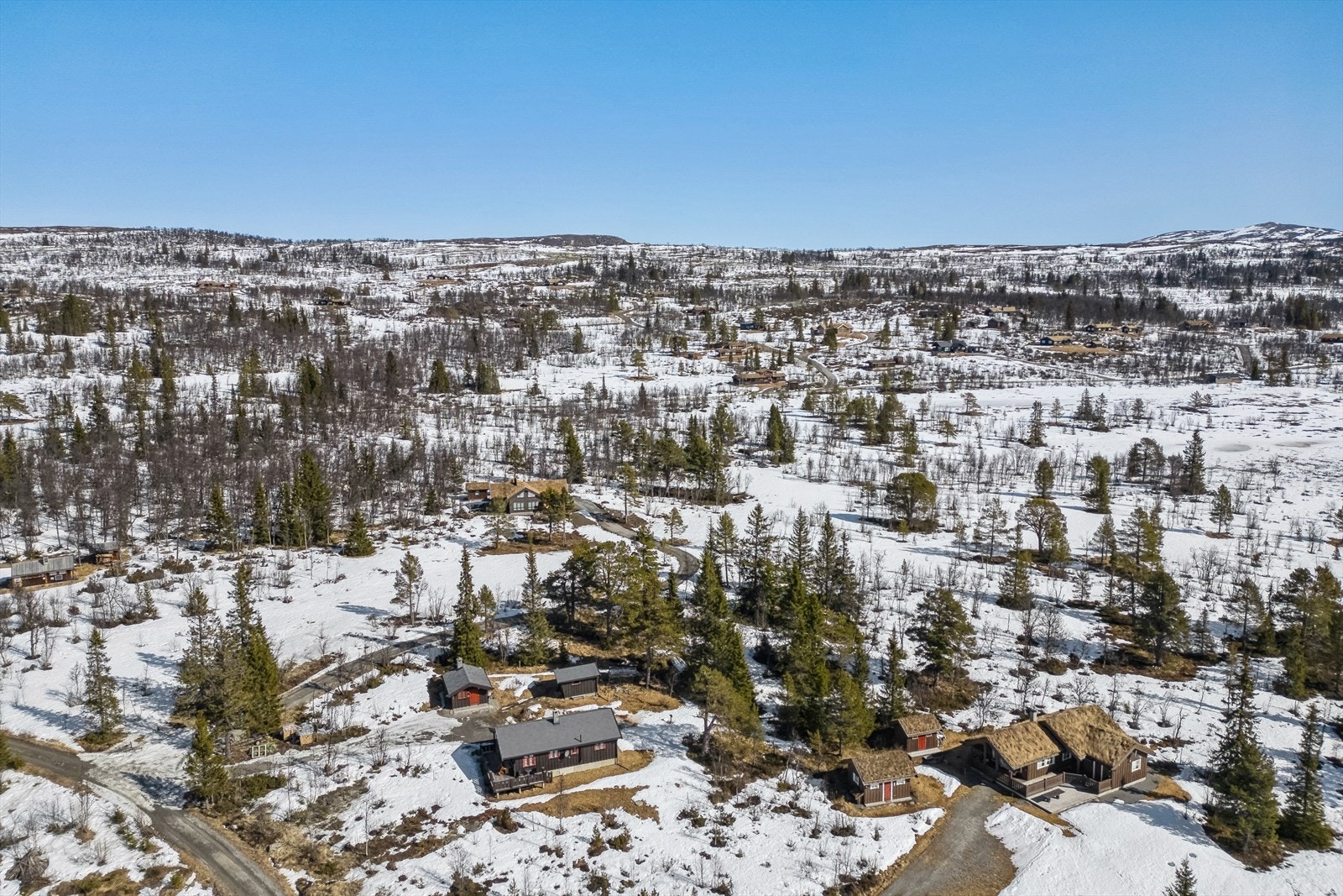 Du kan nå bygge drømmehytta i et attraktivt naturområde med flotte fjell- og sykkelturmuligheter om sommeren, og milevis med oppkjørte skiløyper like ved tomten om vinteren. Galleribilde