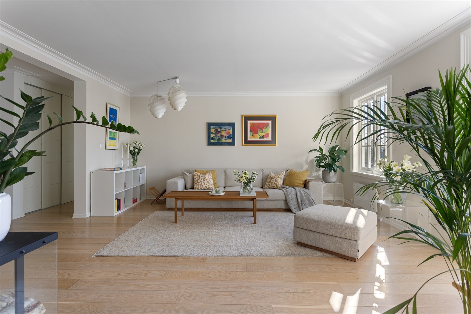 Leiligheten ble rehabilitert i 2013/14 og fremstår som godt vedlikeholdt. Det er jevnlig utført flere oppgraderinger de siste årene. Galleribilde