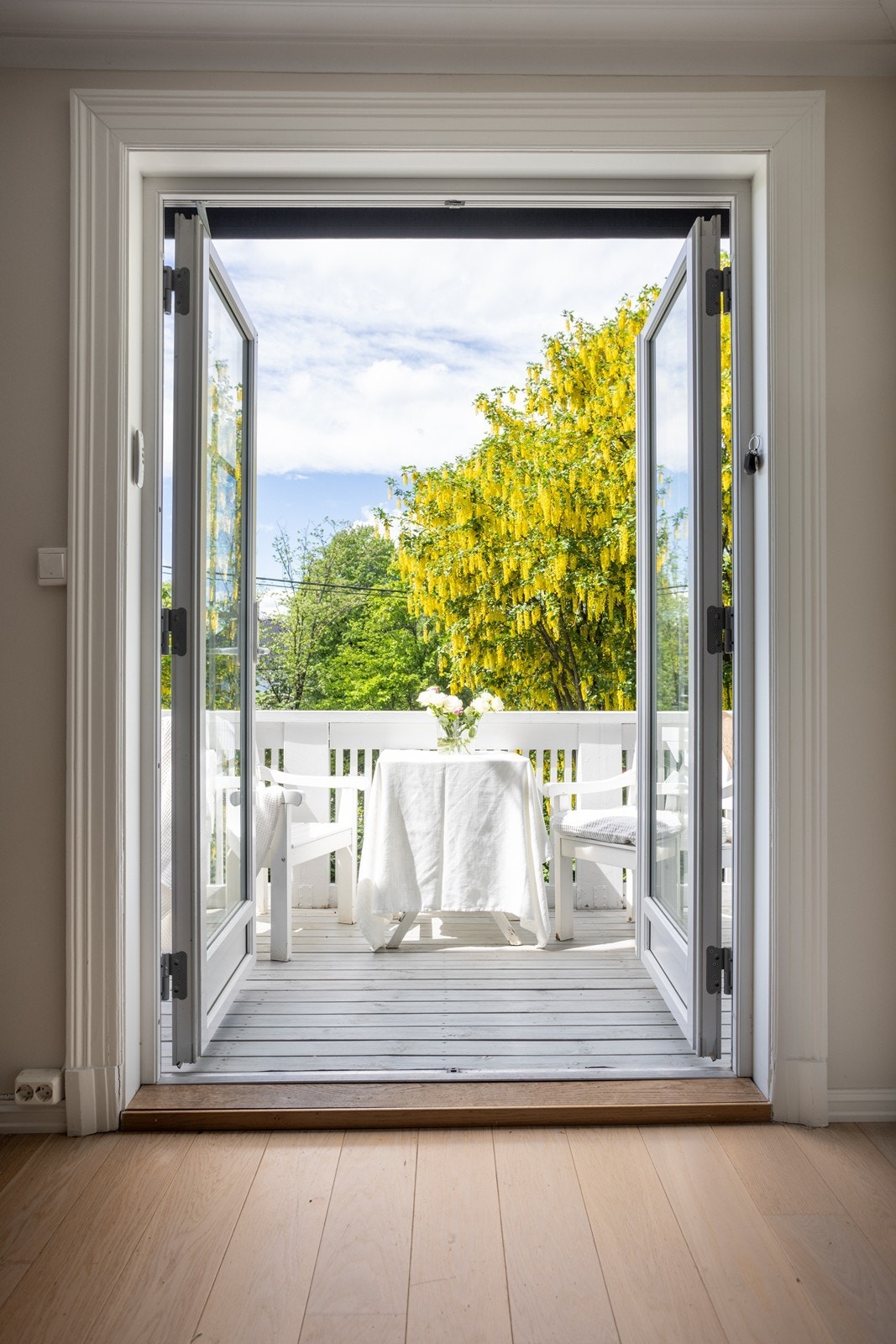 To-fløyd balkongdør i tre med 2-lags isolerglass fra 2013. Galleribilde