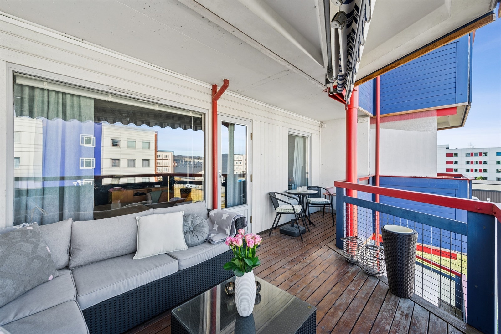 Balkong med meget gode solforhold Galleribilde