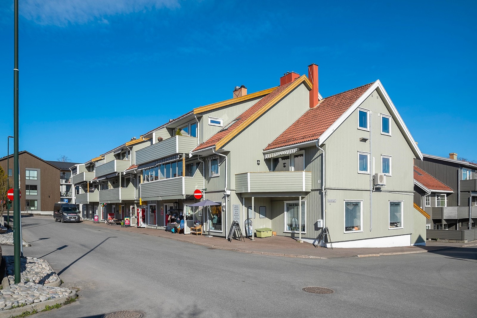 Leiligheten har en høy og fin beliggenhet i 2.etasje og gangavstand til Stokke sentrum Galleribilde