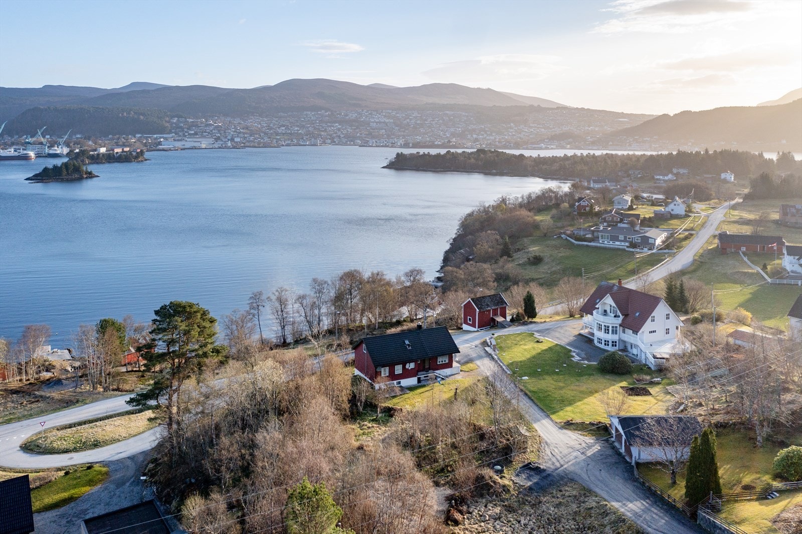 Boligtomt på Dimna presenteres av Hedda Nedrelid v/Notar Galleribilde
