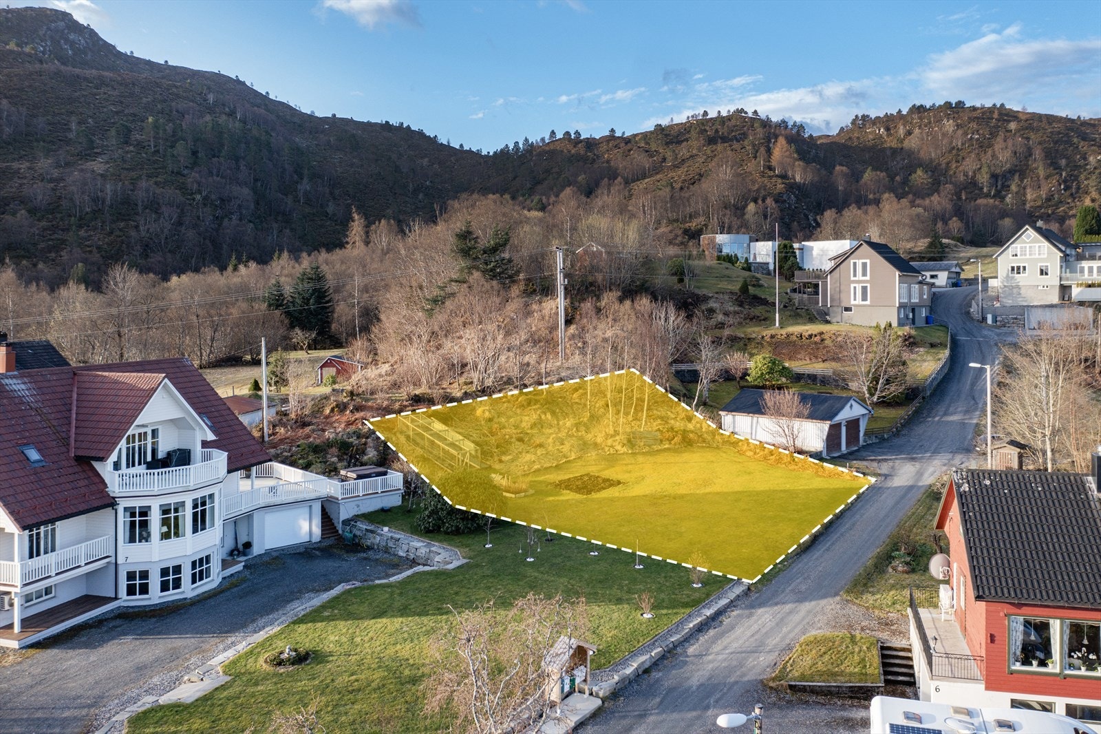 Flott tomt som er slagt skrående Galleribilde