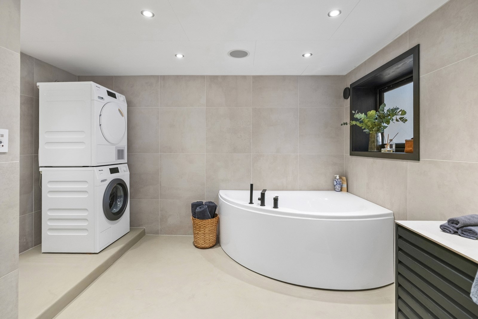 - Flott mikrosement på gulv og flislagte vegger - Galleribilde