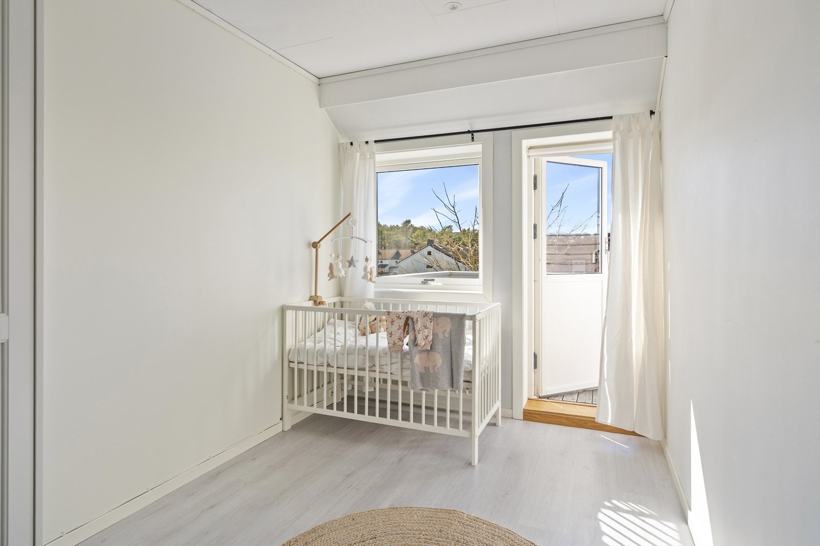 - Det tredje soverommet har utgang til en romslig balkong - Galleribilde