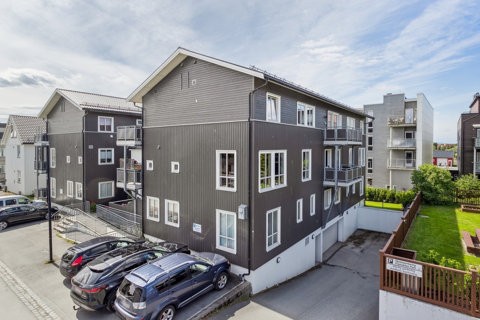 Kristoffer Menne ved Proaktiv Eiendomsmegling har den store gleden av å presentere Wergelandsvegen 5E! Galleribilde