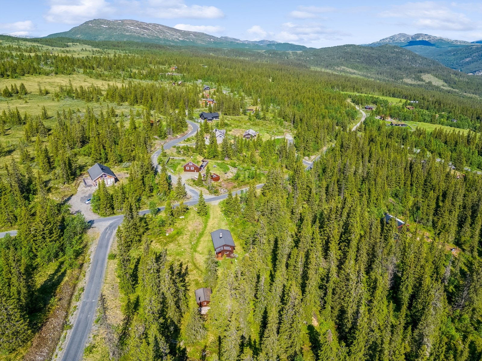 Her er det både skjermet og lunt med god avstand til nærmeste hyttenabo. Galleribilde