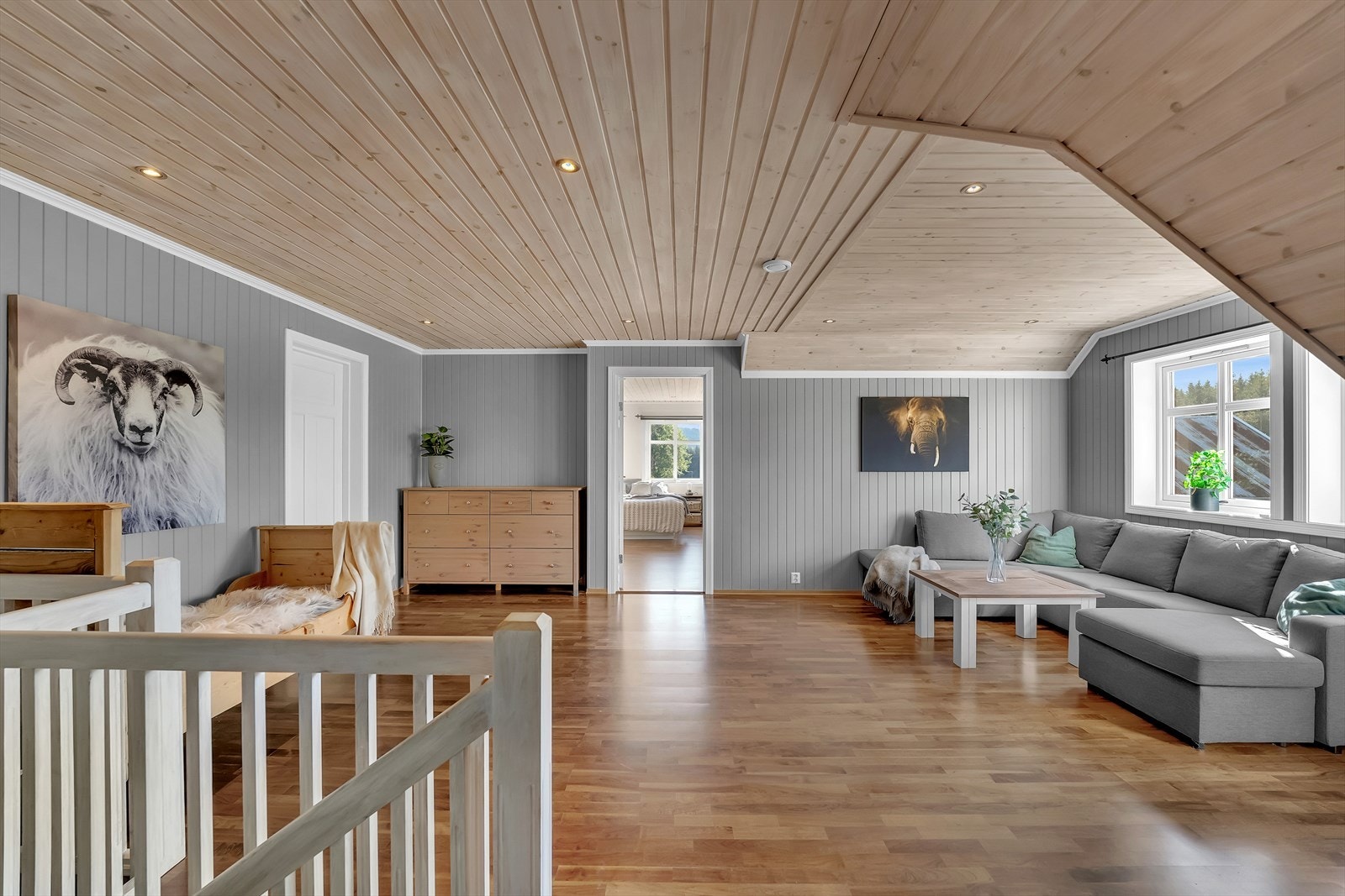 2. etasje med stor stue og masse boltreplass. Galleribilde