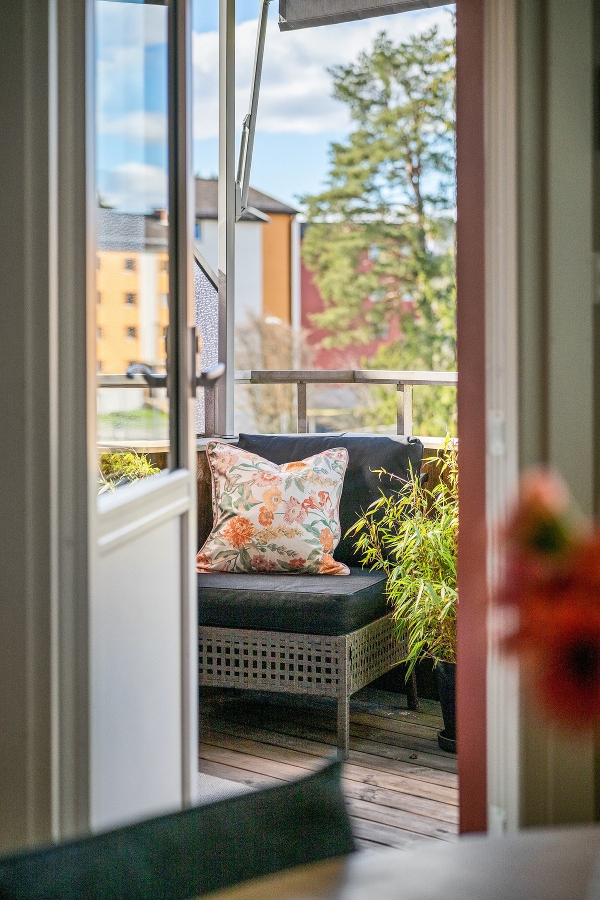 Fra stuen er et utgang til en usjenert og vestvendt balkong. Galleribilde