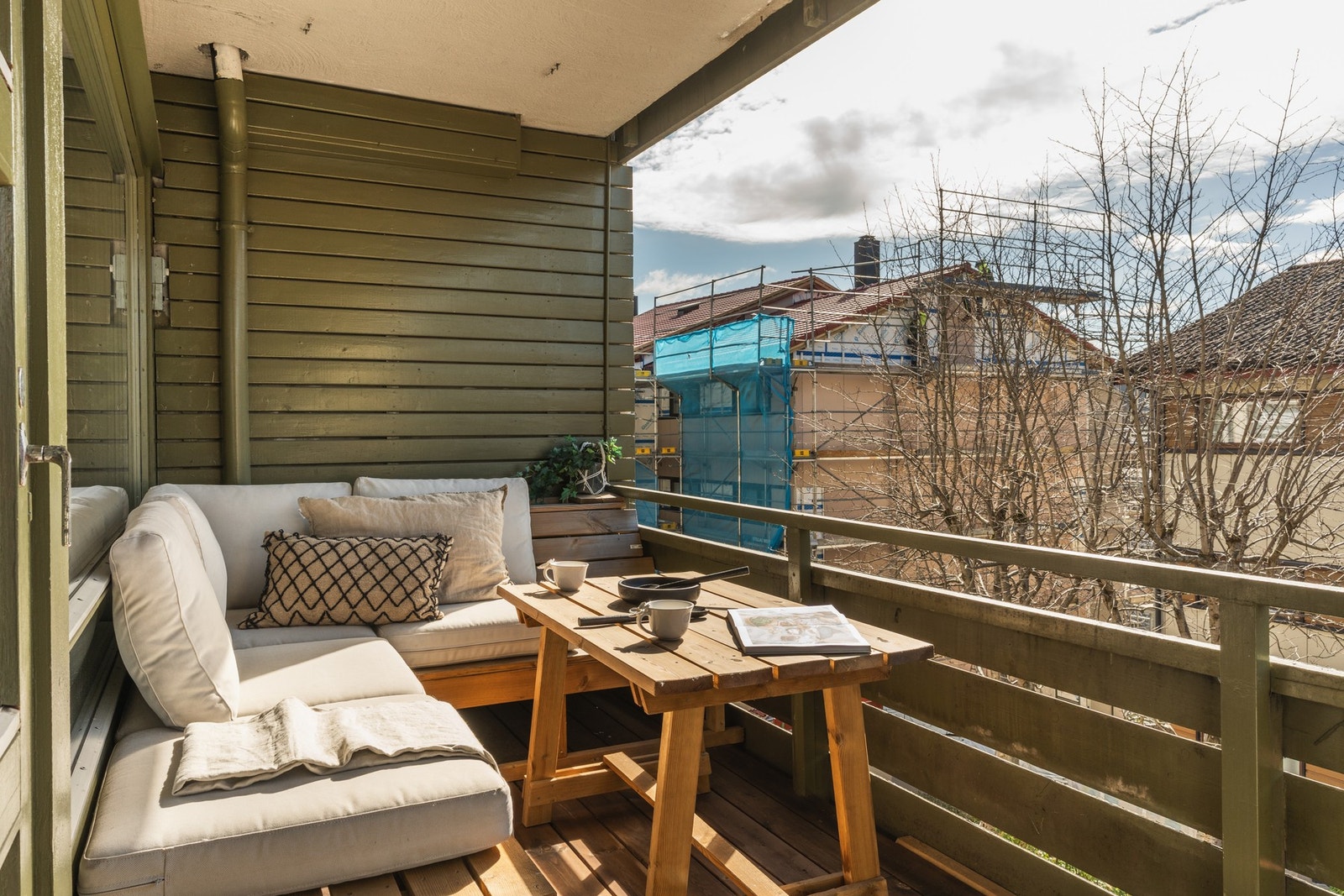 Velkommen til en nydelig og innholdsrik leilighet med attraktiv beliggenhet på Kronstad. Galleribilde