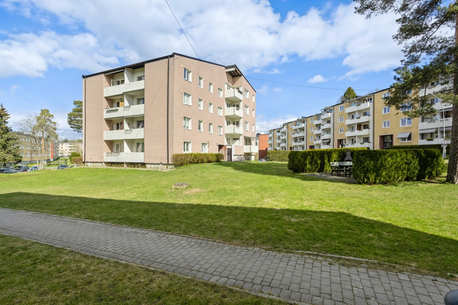 Leiligheten ligger fint til i toppetasjen. Galleribilde