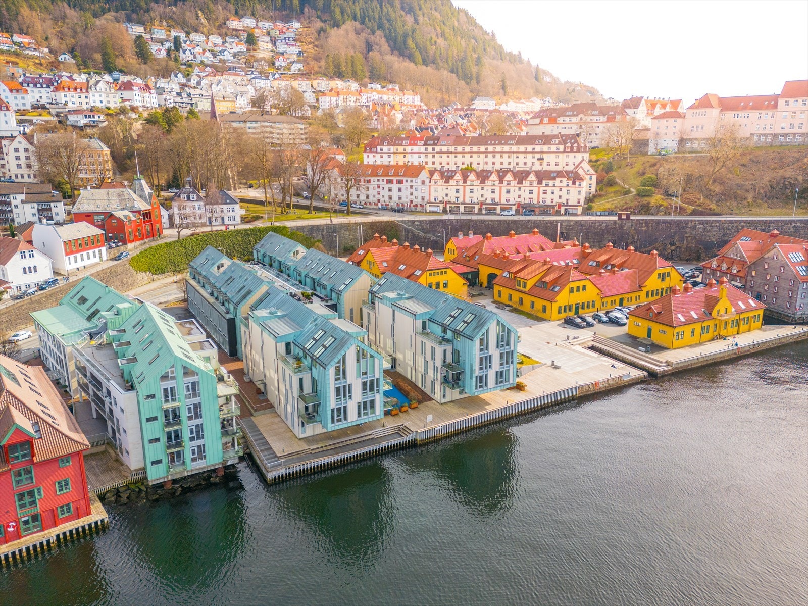 Nyt de maritime omgivelsene - perfekt for deg som ønsker å bo naturskjønt, men samtidig sentralt Galleribilde