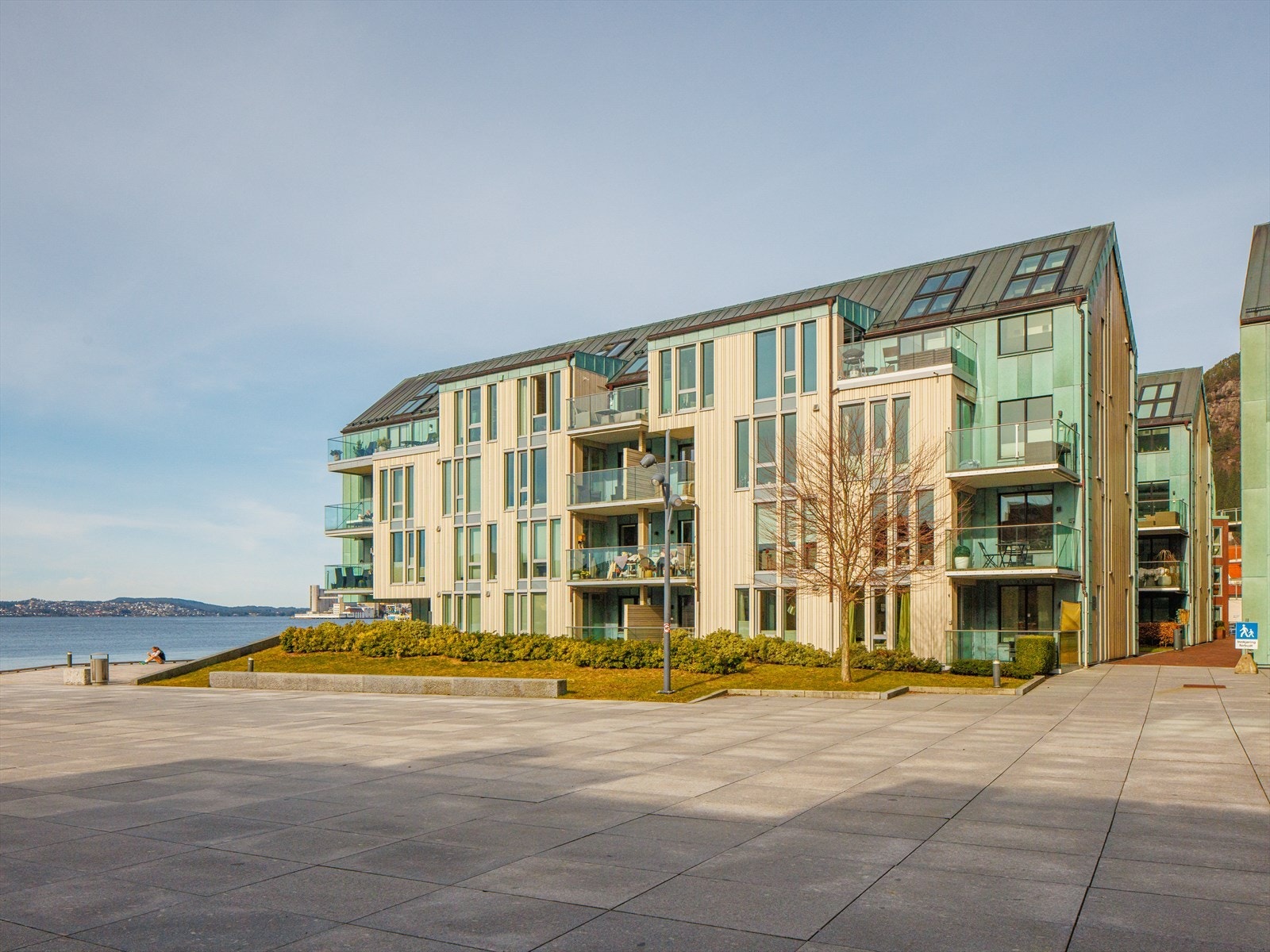 Det er gangavstand til sentrum og gode bussforbindelser Galleribilde