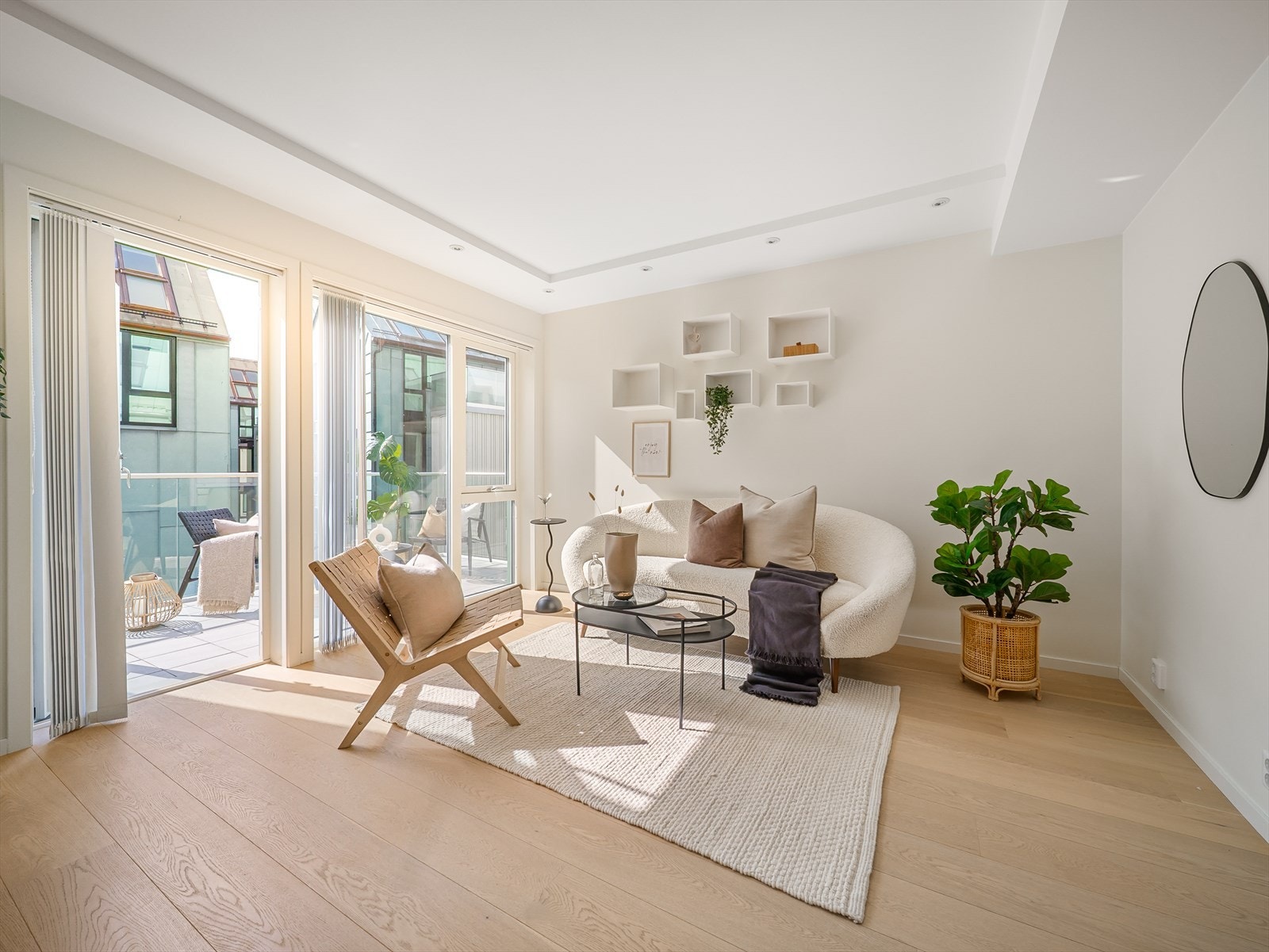 Leiligheten stod ferdig bygget i 2014 med moderne kvaliteter og gjennomgående god standard på alt av innredning og utstyr Galleribilde