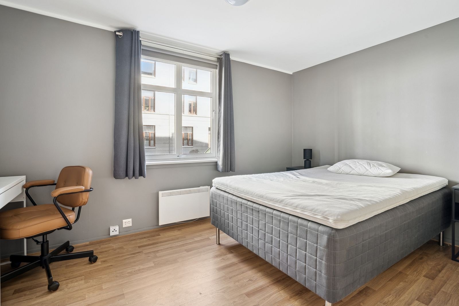 Leiligheten har 3 gode soverom, med god plass til ønsket møblement Galleribilde