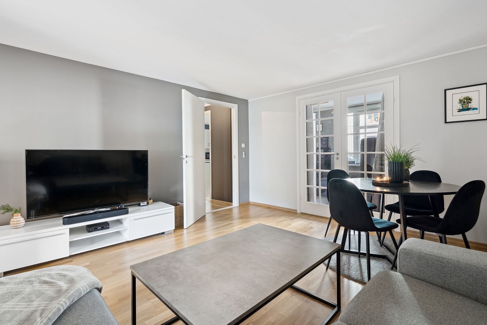 Velkommen til Kleists gate 4! En lys og pen leilighet med 3 gode soverom. Perfekt for studenter! Galleribilde