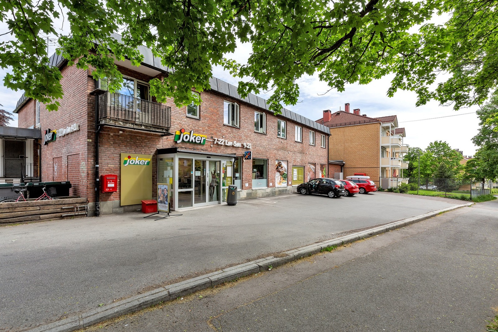 Nærhet til et godt utvalg av daglige servicetilbud. Fra leiligheten er det gangavstand til døgnåpen Joker. Galleribilde