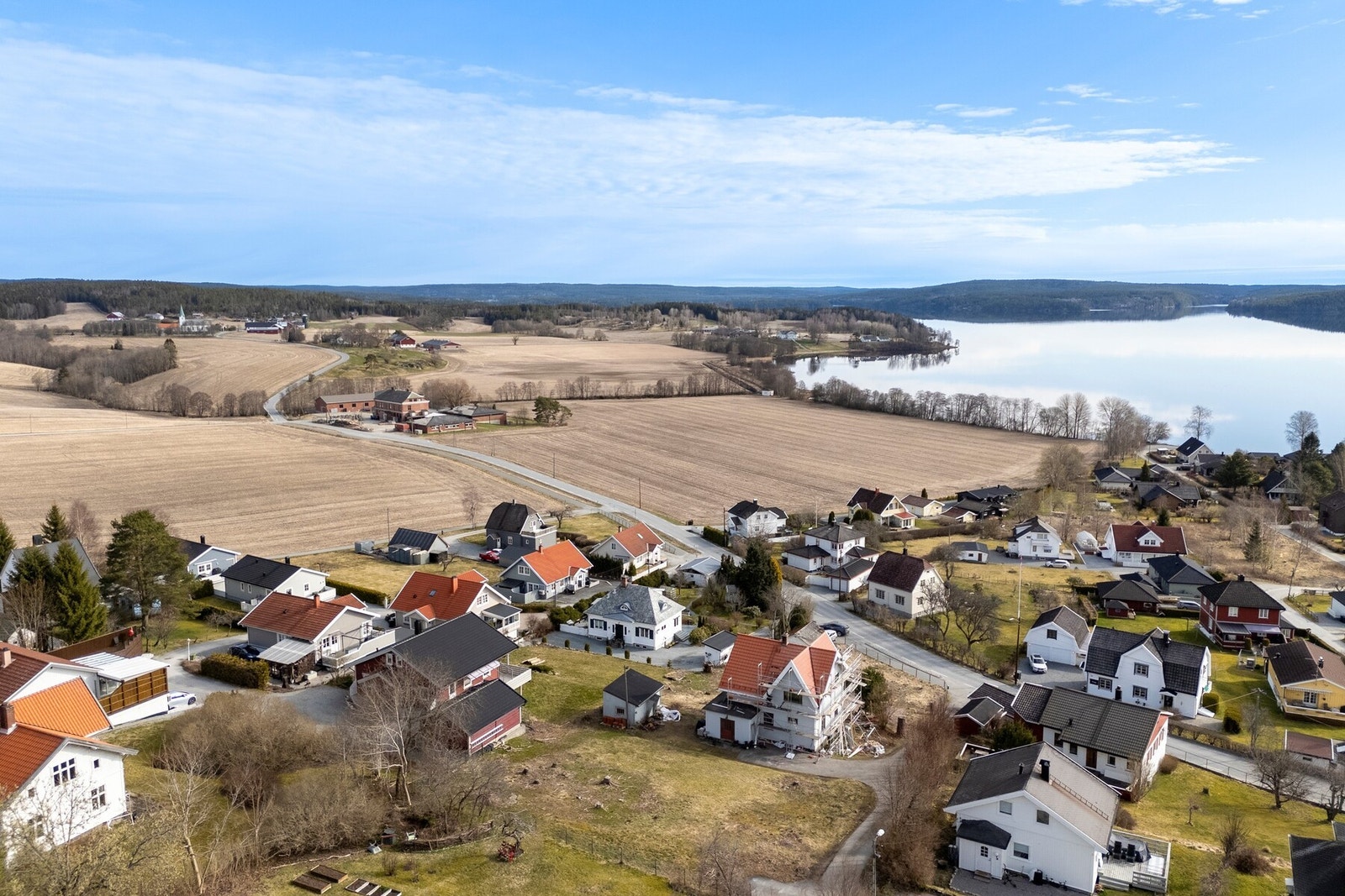 Tomten er beliggende i et fint og rolig område i Tistedal. Galleribilde