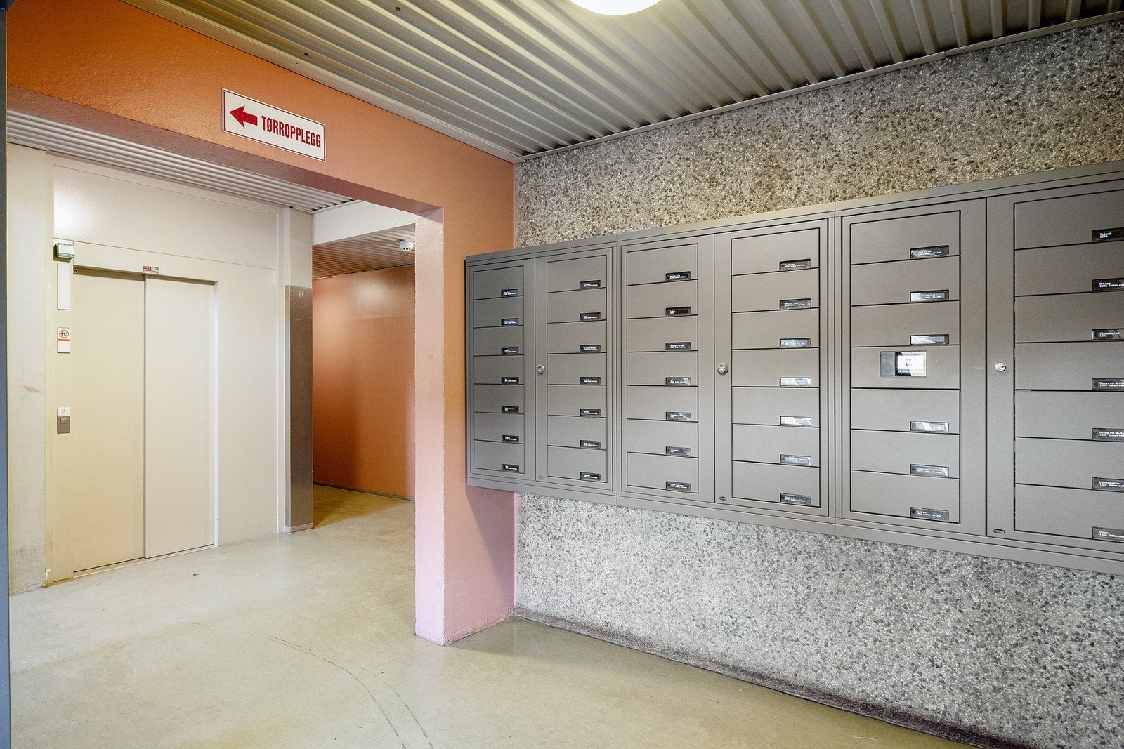 Det er heis i bygget. Galleribilde