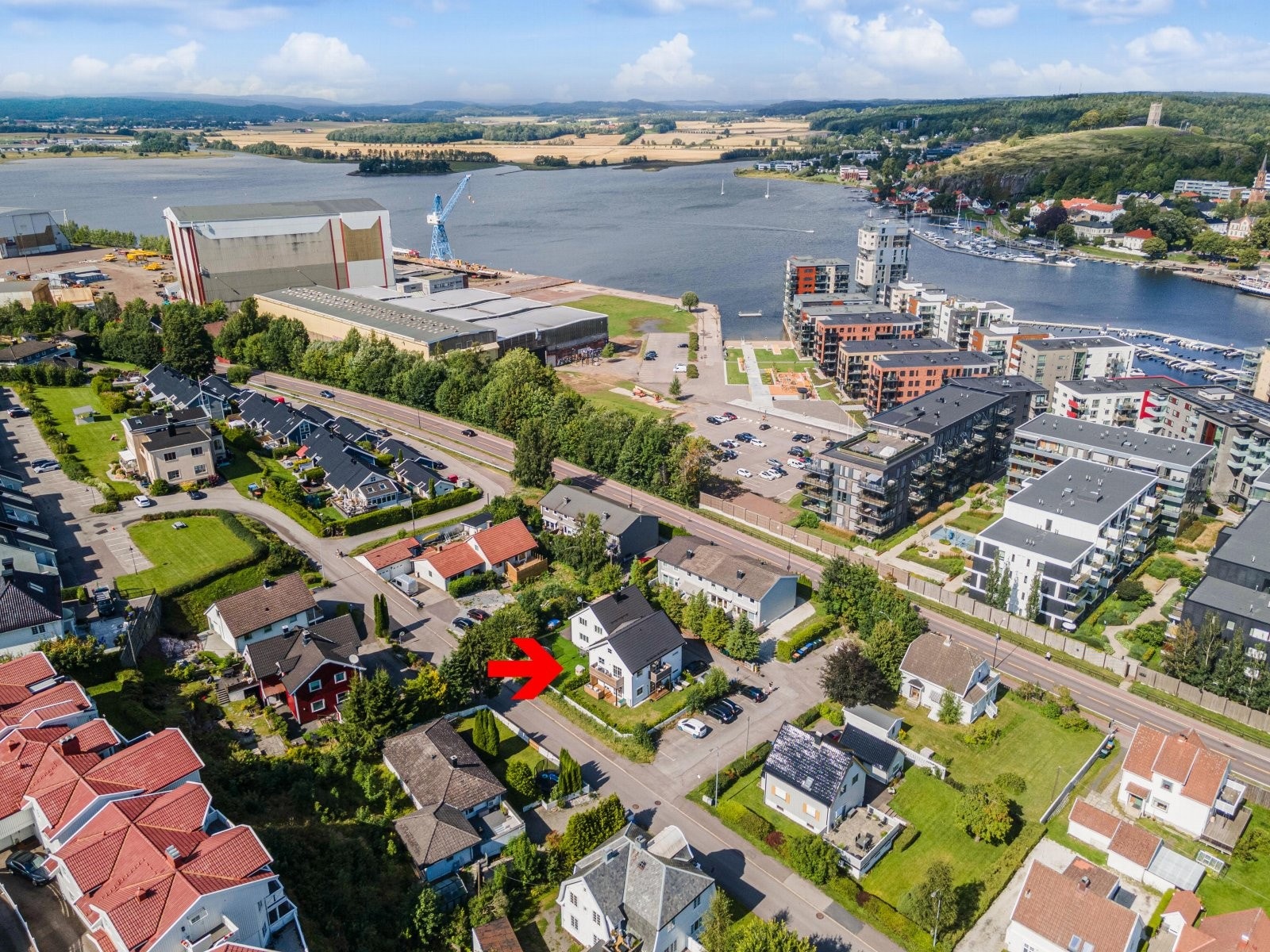Leiligheten ligger i et populært og sjønært område på Kaldnes i Tønsberg kommune Galleribilde