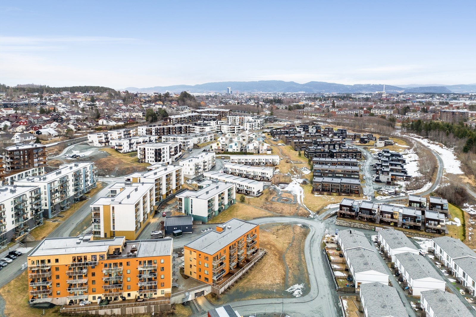 Velkommen til en hyggelig visningsopplevelse! Ta kontakt med megler dersom oppsatt tidspunkt ikke passer. Galleribilde