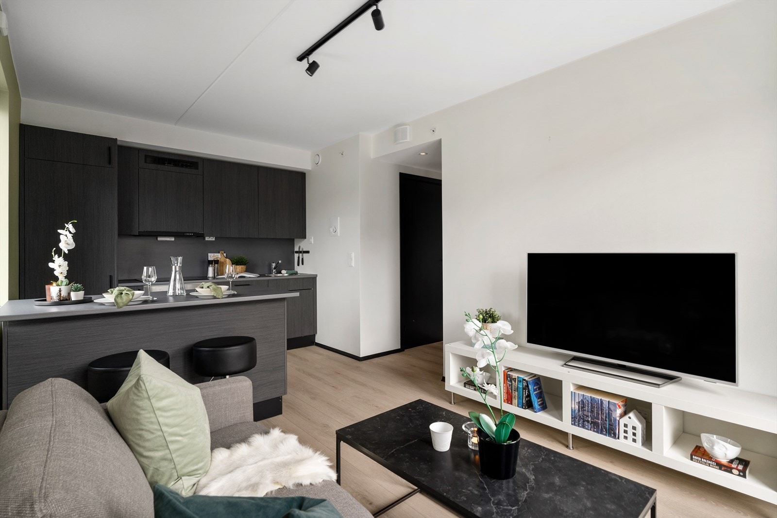 Leiligheten sto ferdig i 2022, og innehar dermed en gjennomgående svært god standard. Alle bygningsdeler har fått TG1. Galleribilde