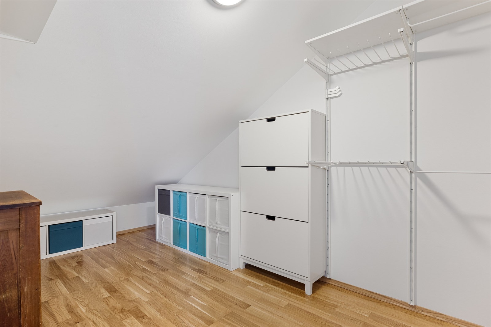 Stor innvendig bod/ Walk in closet Galleribilde