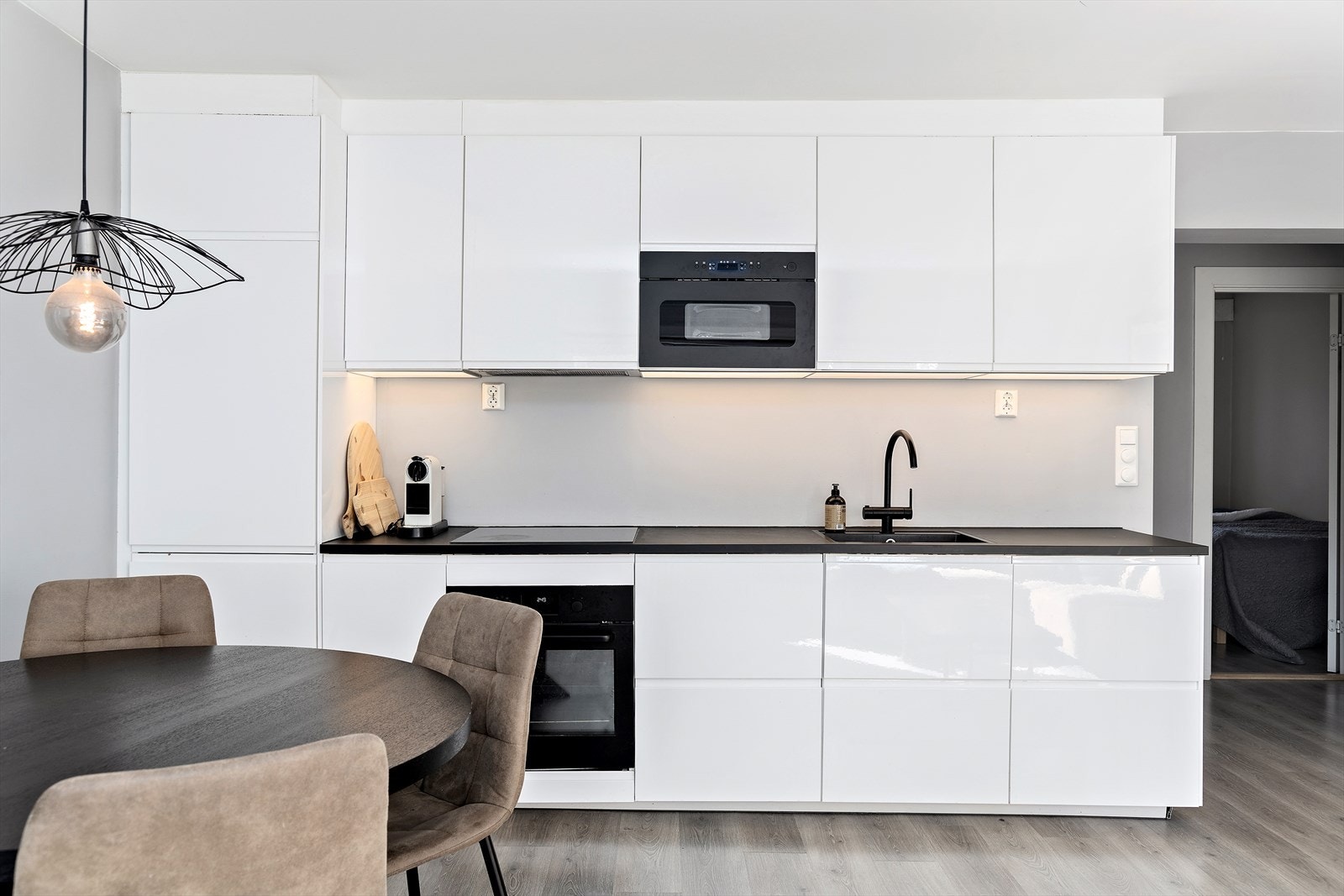 Pent og stilrent kjøkken fra 2020/2021 Galleribilde